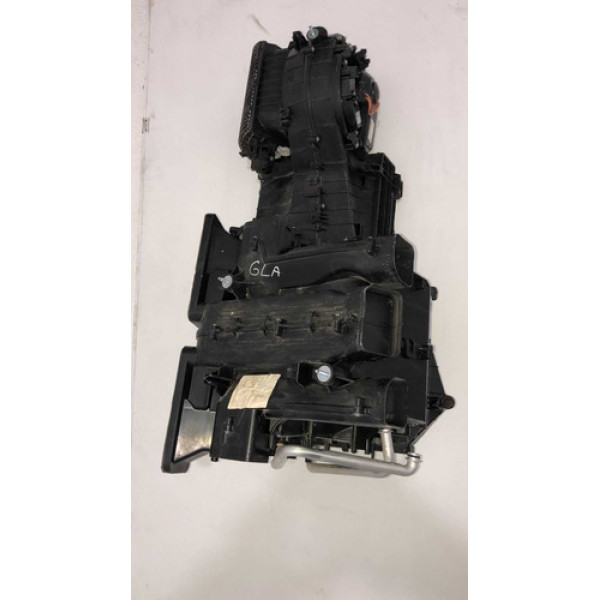 Caixa Do Ar Condicionado Gla 200 Usado